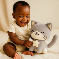 Doudou chat mignon avec étoiles, adapté dès la naissance, sécurisé et livré rapidement à Dakar.