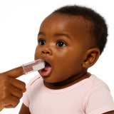 Utilisation d’une brosse doigt pour l’hygiène bucco-dentaire des bébés
