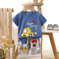 ensemble pour bébé et enfant chez nounababy Dakar Sénégal , motif voiture car de couleur t-shirt bleu et short gris
