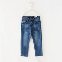 Jean enfant garçon bleu clair en denim, coton doux et confortable, NounaBaby Sénégal.