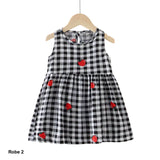 Robe enfant fille motif vichy noir et blanc avec fraises – 100% coton – Dakar