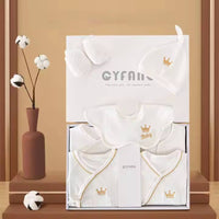 Coffret cadeau bébé 20 pieces blanc ouvert avec vêtements coton , bonnet brodé, gants anti-griffures et bavoir doux – ensemble naissance prêt à offrir au Sénégal