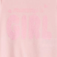 Détail motif Mummy’s Girl rose sur dors-bien bébé